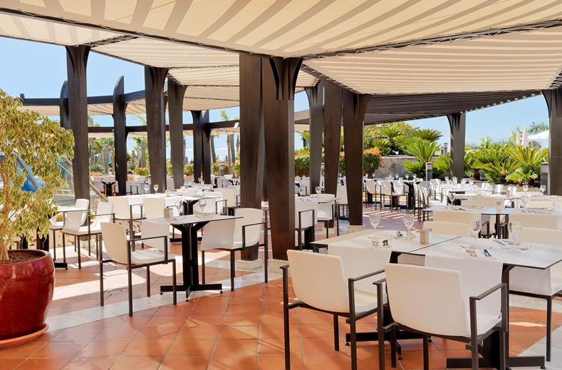 Restaurant in het H10 Playa Meloneras Palace Hotel in Meloneras, Canarische Eilanden foto 3