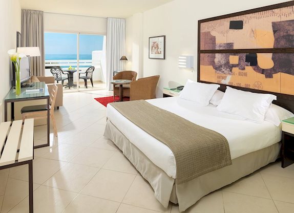 Hotelkamer in  H10 Estepona Palace Hotel Estepona, Spanje foto 2