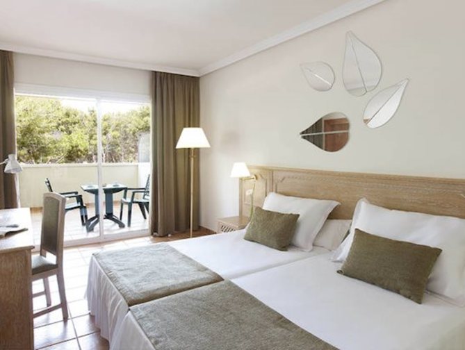 Hotelkamer in H10 Mediterranean Village Hotel in Salou, Spanje foto 2