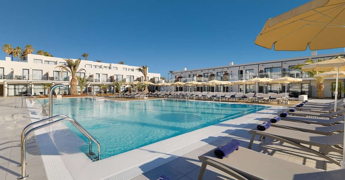 Buitenkant van H10 Ocean Dreams Hotel in Corralejo, Spanje foto 2