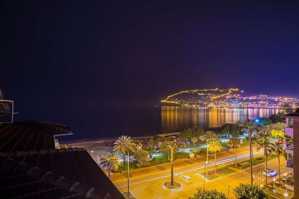 Buitenkant van Hawaii Suite Beach Hotel in Alanya, Turkije foto 3