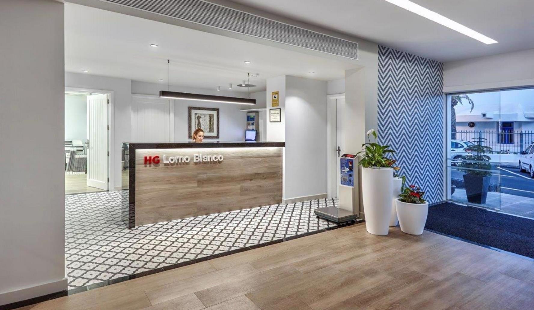 Zwembad van HG Lomo Blanco Hotel in Puerto del Carmen, Spanje foto 4