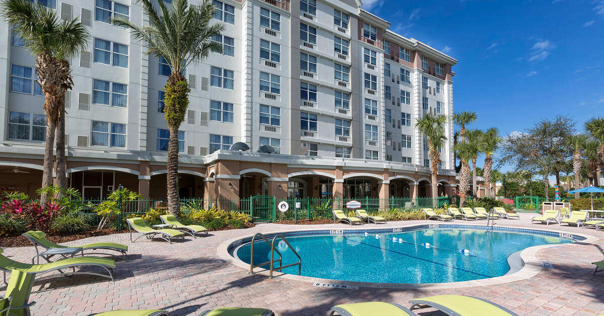 Zwembadzijde bij Holiday Inn Express & Suites S Lake Buena Vista Hotel in Verenigde Staten, Buena Vista foto 1
