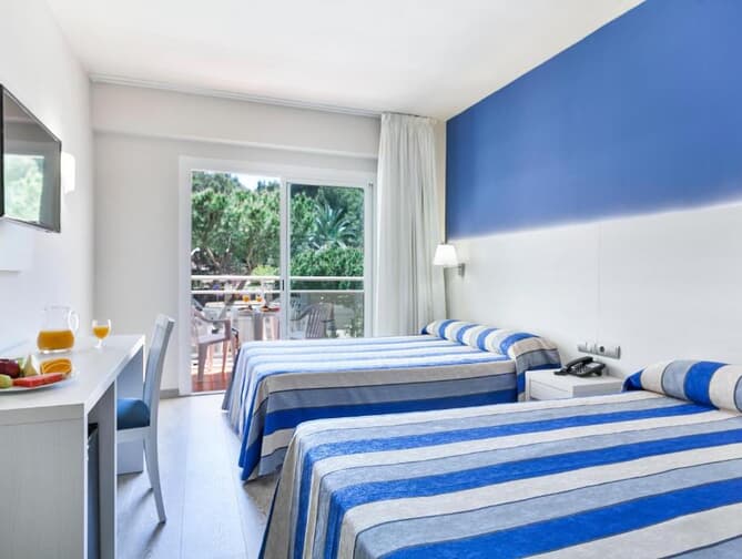 Hotelkamer in Best Oasis Park Resort in Salou, Spanje foto 3