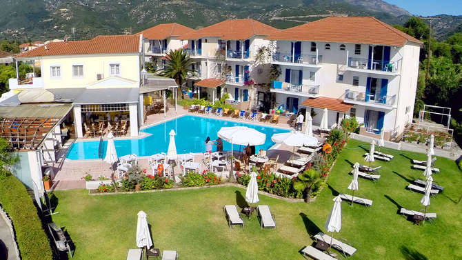 Zwembadzijdebij George Hotel Nidri, Griekenland foto 1