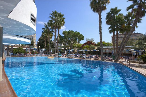Zwembad van Indalo Park Hotel Santa Susanna, Spanje foto 3