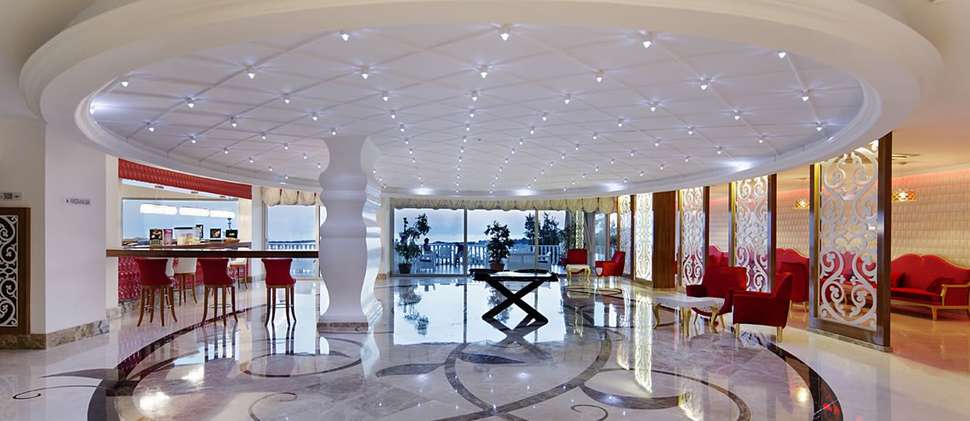 Architectuur van het Hotel Justiniano Deluxe Resort in Okurcalar, Turkije foto 3