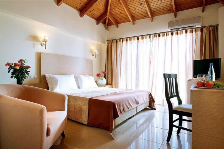  Hotelkamer in Katrin Hotel Stalis, Griekenland foto 3