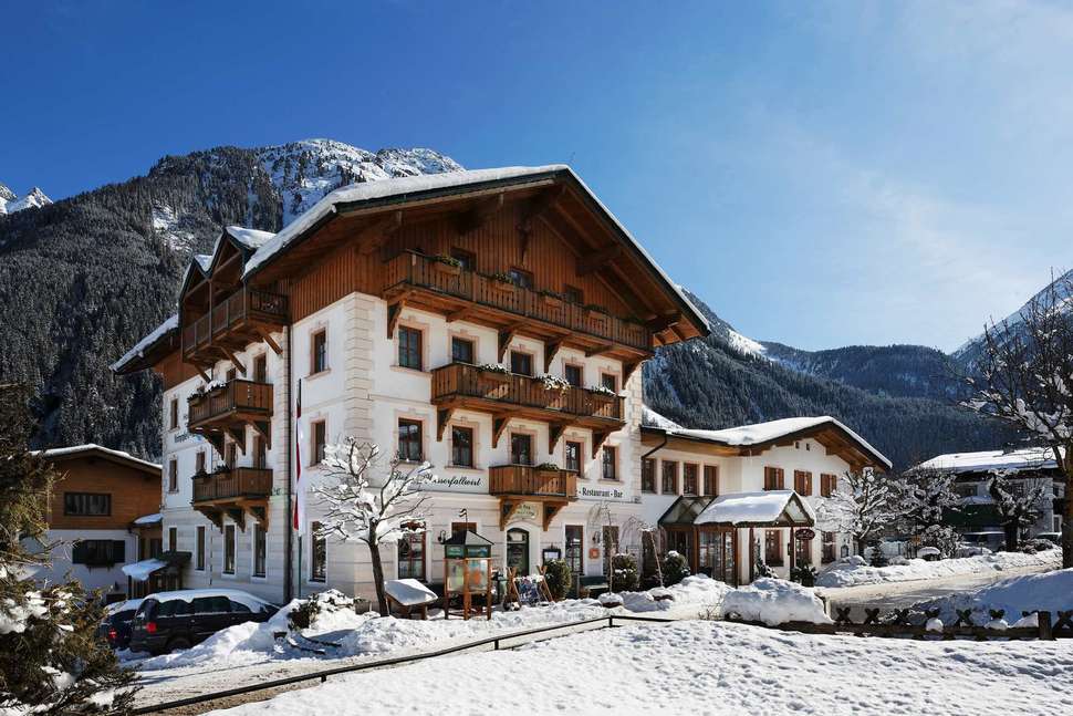 Zwembad van Krimmlerfälle Hotel in Krimml, Oostenrijk foto 1