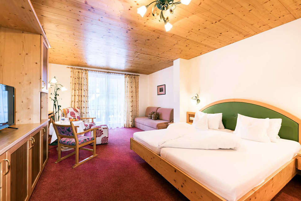 Zwembad van Krimmlerfälle Hotel in Krimml, Oostenrijk foto 3