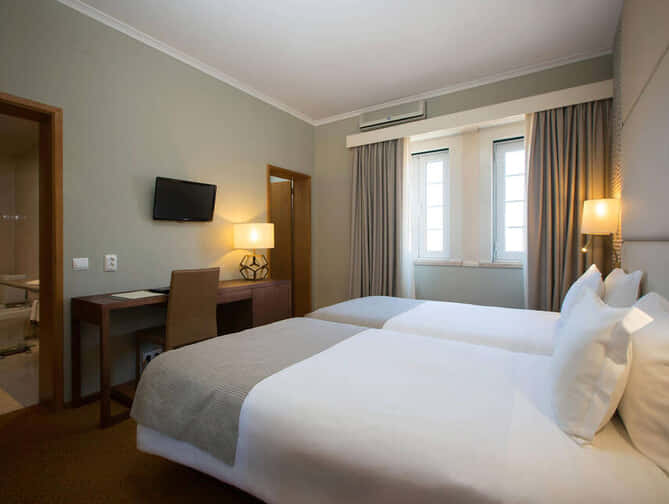 Hotel Miraparque: Comfortabel Verblijf in Lissabon!