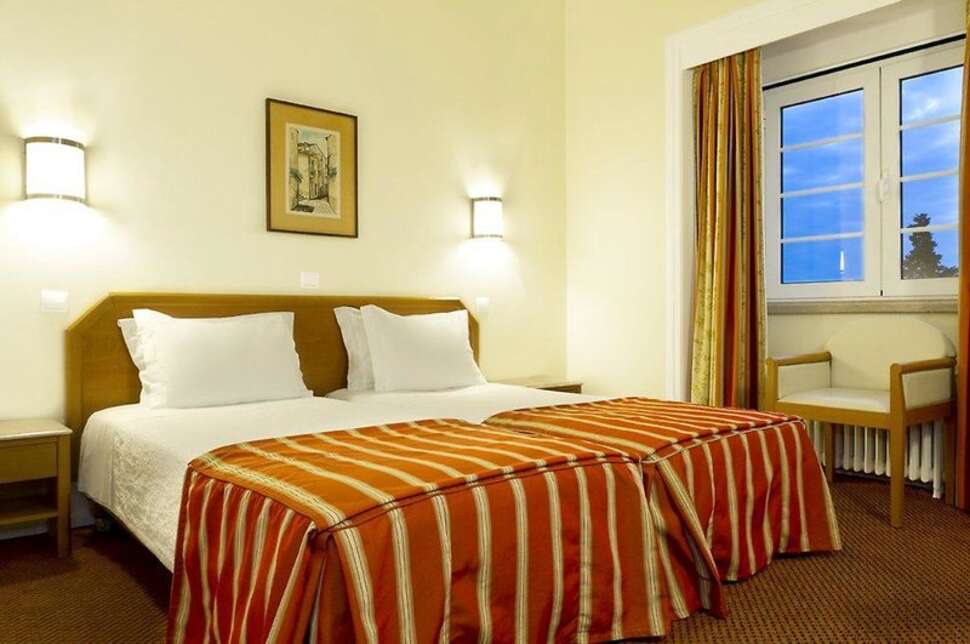 Hotel Miraparque: Comfortabel Verblijf in Lissabon!