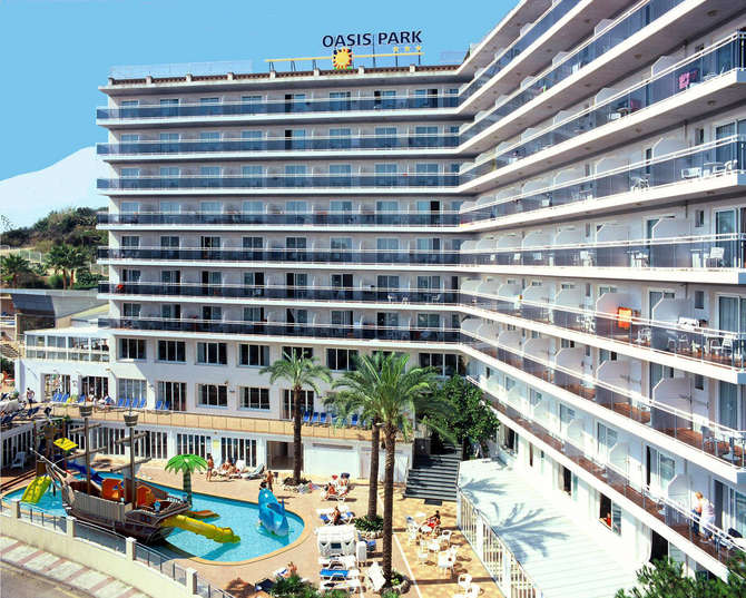 Oasis Park Splash Hotel in Calella, Spanje foto 8