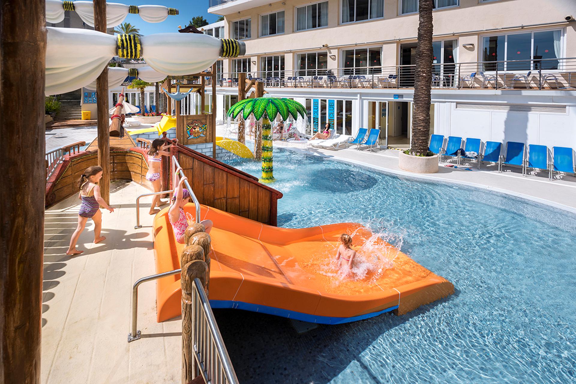 Oasis Park Splash Hotel in Calella, Spanje foto 4