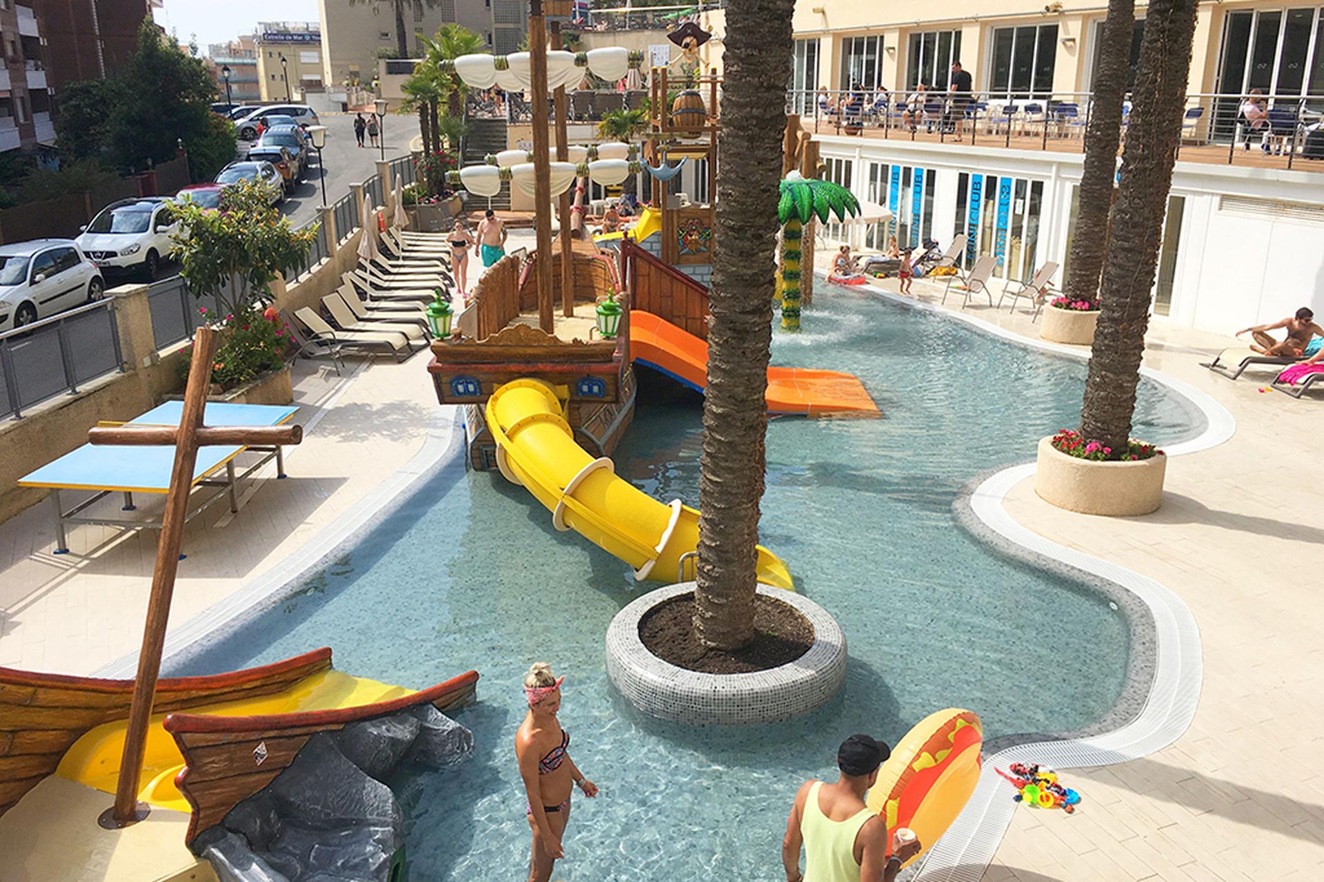 Oasis Park Splash Hotel in Calella, Spanje foto 6