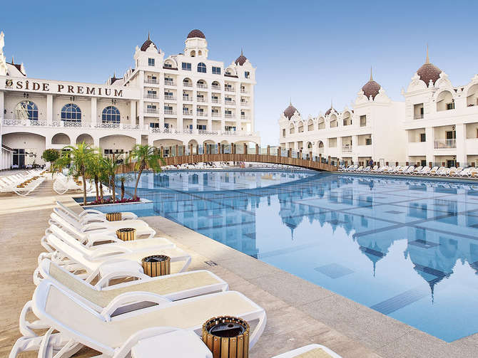 Zwembadzijde bij Oz Premium Hotel in Side, Turkije foto 1