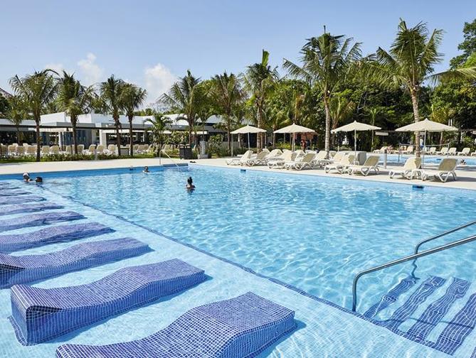 Hotel Riu Tequila | Reviews!