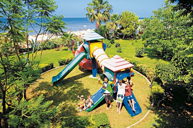 Funfair at Hotel Side Star Beach in Side, Turkije photo 5