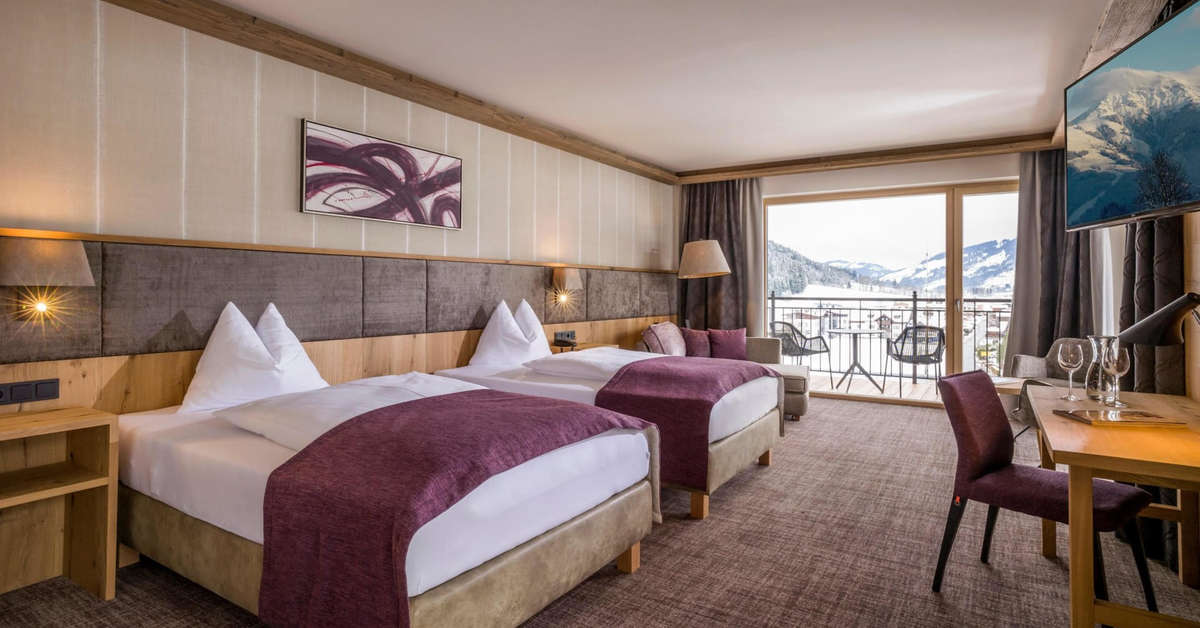 Zwembad van Zentral Hotel in Kirchberg in Tirol, Oostenrijk foto 4