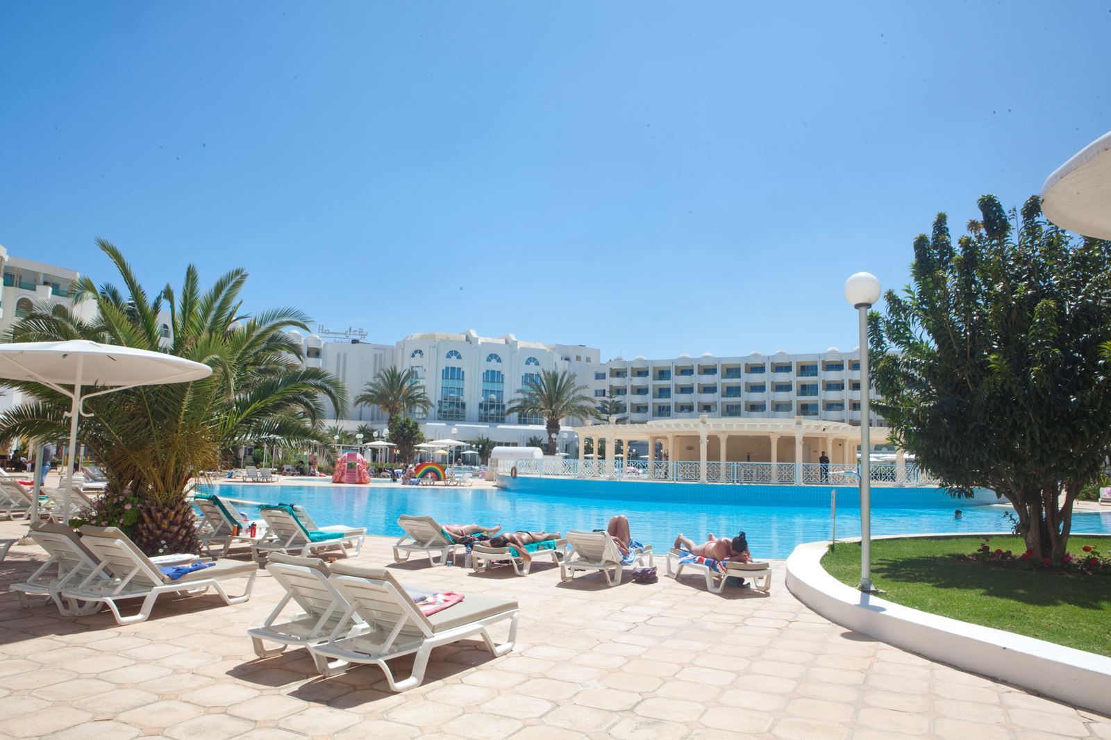 Zwembadzijdebij Houda Yasmine Hammamet Hotel in Tunesië, Hammamet foto 1