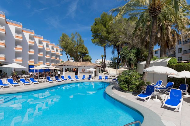 Zwembad van Appartementen HSM Lago Park Hotel Playa de Muro, Spanje foto 1