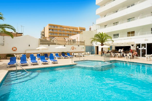 Zwembad van HSM Reina del Mar Hotel in El Arenal, Spanje foto 2