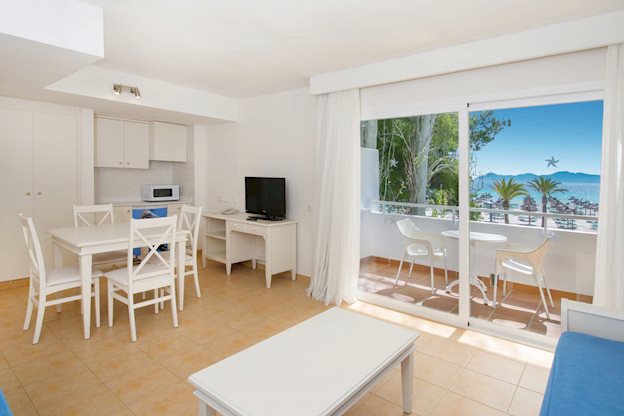 Hotelkamer in BEROSTAR Ciudad Blanca Hotel in Alcudia, Spanje foto 3