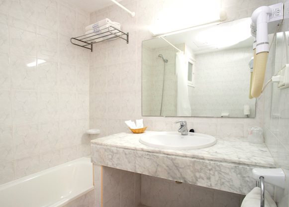 Hotelkamer in Playa Hotel in Ibiza-Stad, Spanje  foto 3