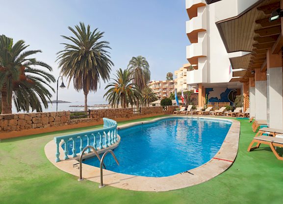 Zwembad van Playa Hotel in Ibiza-Stad, Spanje  foto 2