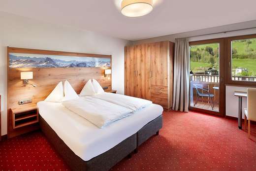 Zwembad van Lift Aschaber Hotel in Kirchberg in Tirol, Oostenrijk foto 3