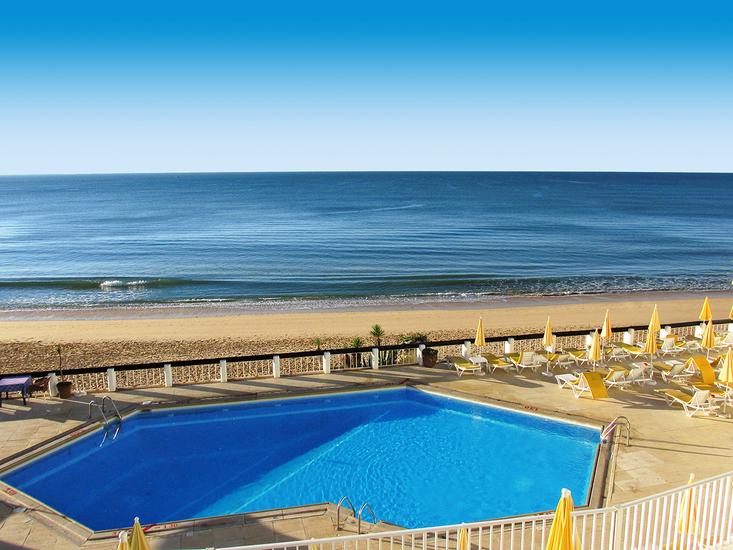 Zwembad van IHG Holiday Inn Hotel in Algarve, Portugal foto 1