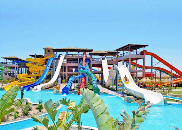 Zwembad met glijbanen van Jungle Aqua Park Hotel in Hurghada, Egypte foto 6