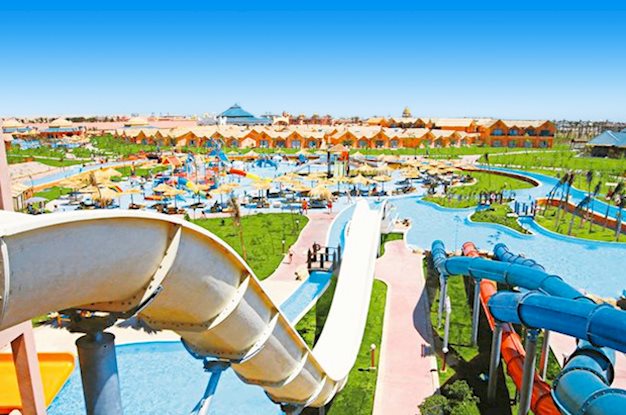 Zwembad met glijbanen van Jungle Aqua Park Hotel in Hurghada, Egypte foto 8