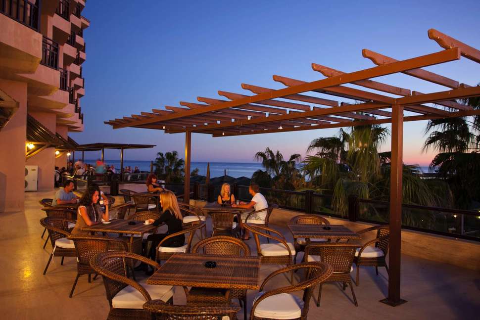 Restaurant in het Justiniano Club Park Conti Resort in Okurcalar, Turkije foto 3