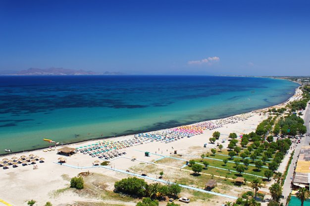 Buitenzijde van het strand bij het K. Ilios Resort in Tigaki, Griekenland foto 2