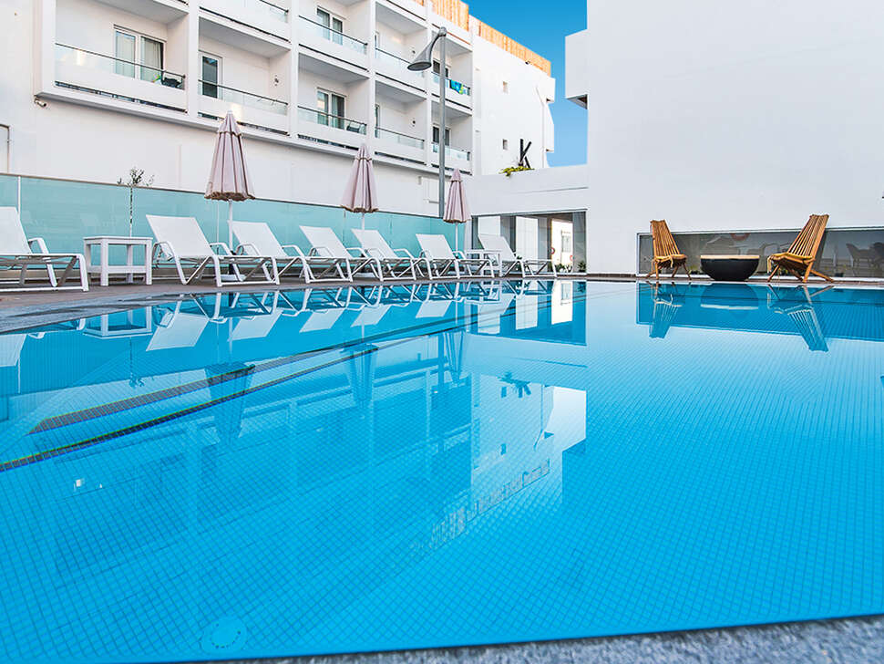 Zwembad van Kahlua Suites & Hotel in Chersonissos, Griekenland foto 2