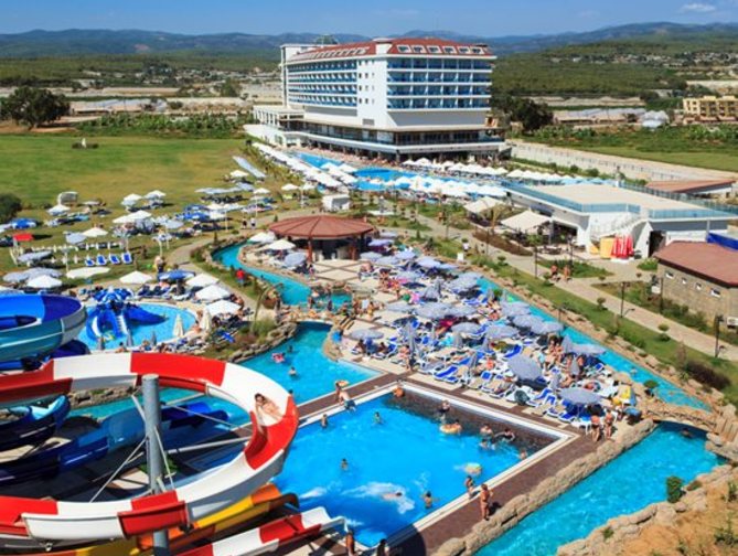 Zwembad met glijbanen van Kahya Hotel in Alanya, Turkije foto 2