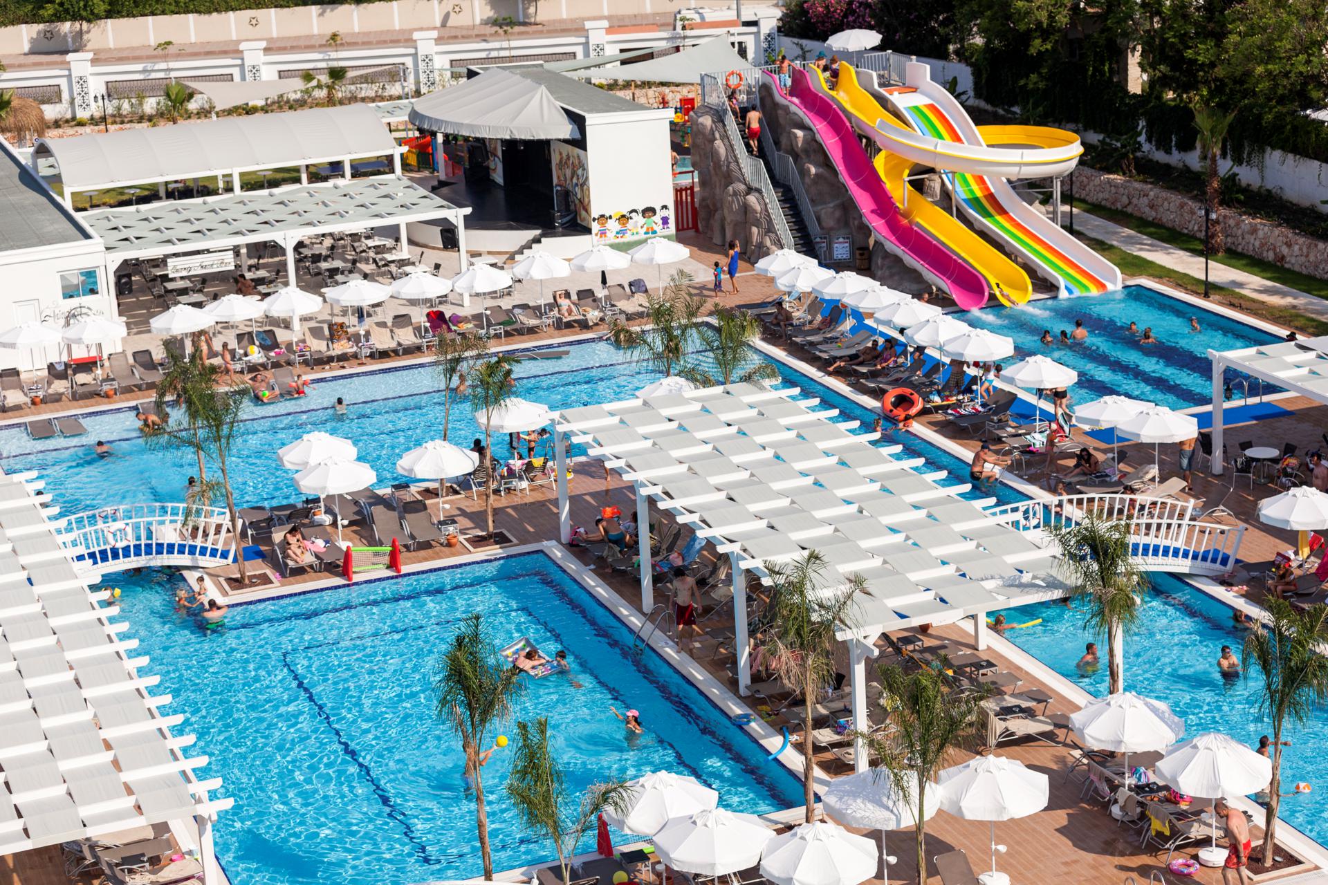 Zwembad van Karmir Spa & Resort by Kemer, Turkije foto 1