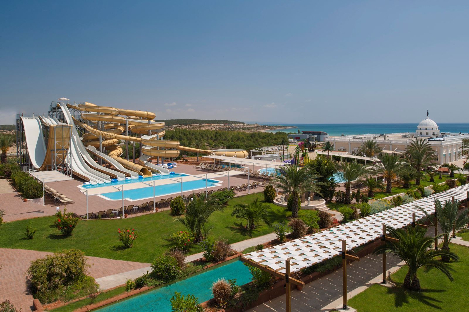 Buitenkant van Kaya Artemis Resort in Vokolidha, Cyprus foto 3
