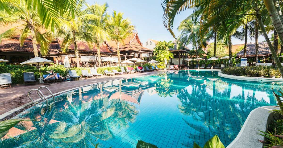 Zwembad van Bhandari Resort in Khao Lak, Thailand foto 1