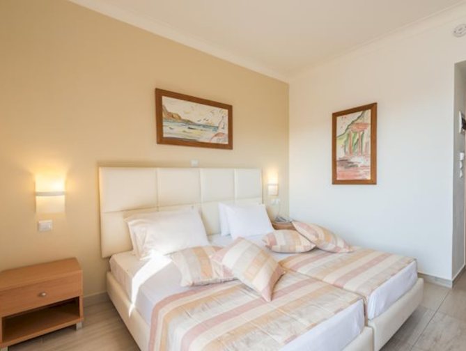 Hotelkamer in Kipriotis Hotel in Rhodos-Stad, Griekenland  foto 4