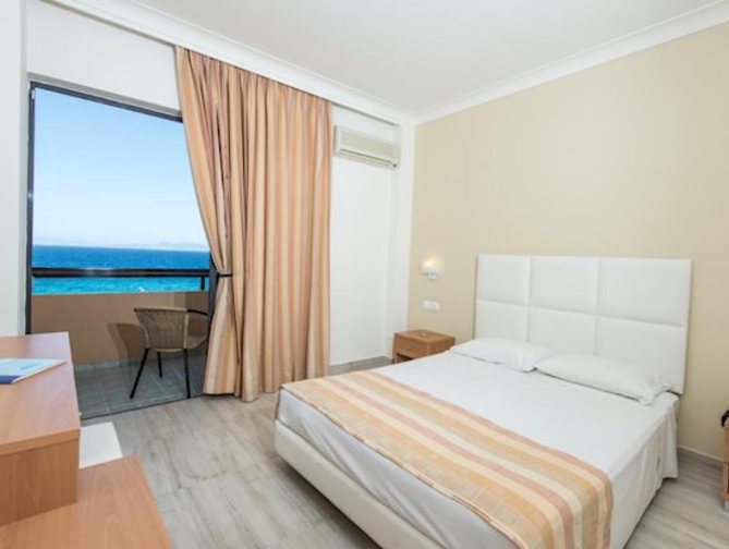 Hotelkamer in Kipriotis Hotel in Rhodos-Stad, Griekenland  foto 5