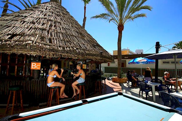 Terrasbij het Club Amigo Atlantico Hotel in San Bartolome de Tirajana, Spain foto 2