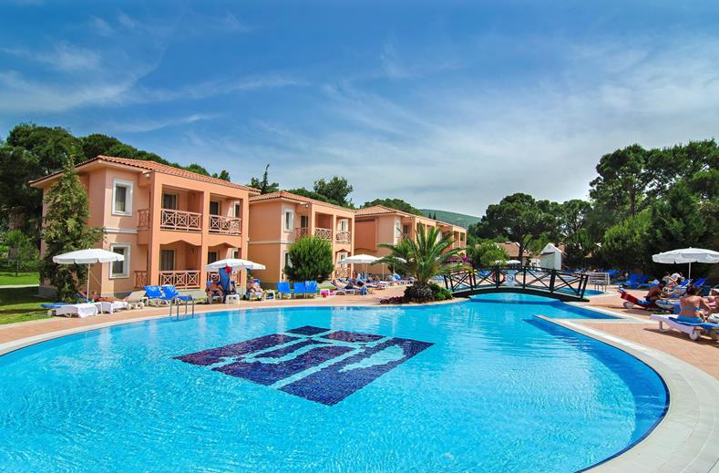 Zwembad van Kustur Holiday Village Hotel in Kusadasi, Turkije foto 1