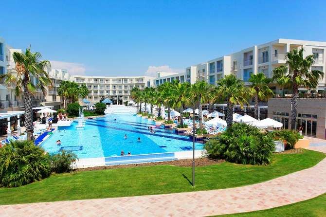 Zwembad van La Blanche Spa & Resort in Turgutreis, Turkije foto 1