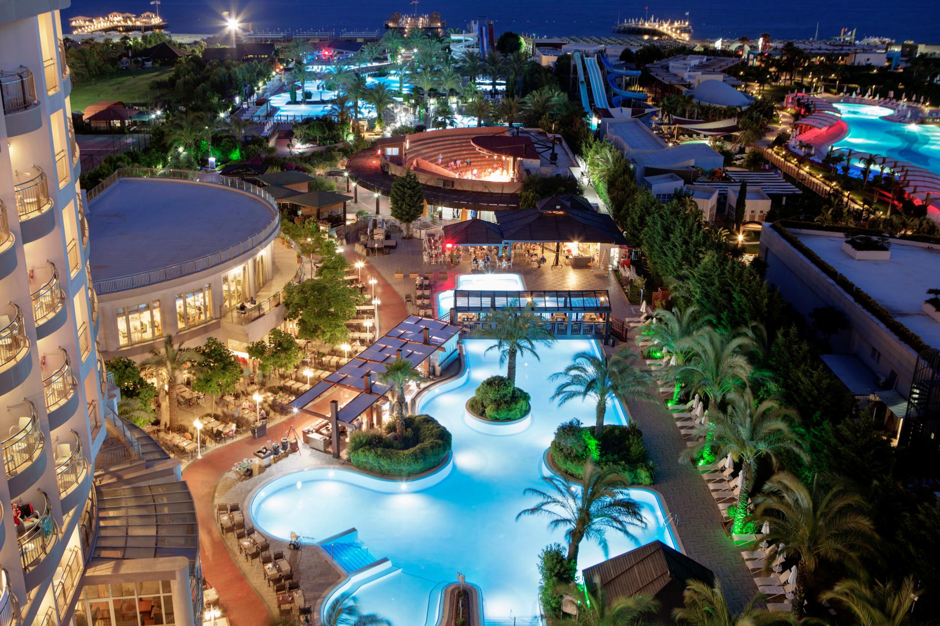 Buitenkant van Liberty Lara Hotel Lara, Turkije foto 1