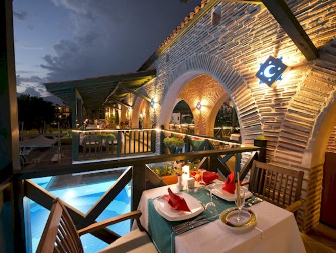 Restaurant in het  Limak Limra Hotel & Resort in  Kemer, Turkije foto 2