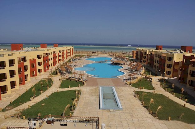 Zwembad van Magic Tulip Beach Resort in Marsa Alam, Egypte foto 2