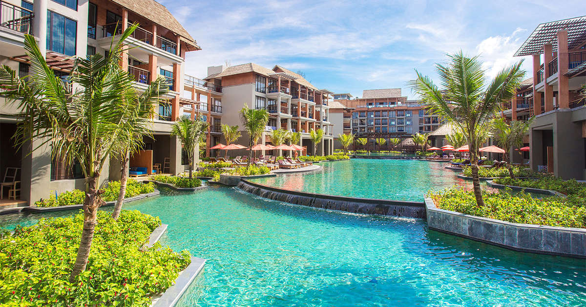 Zwembad van Mai Beach & Spa Resort Khao Lak, Thailand foto 1