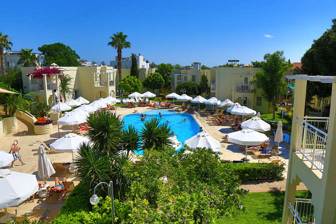 Zwembad met glijbanen van Mandarin Resort in Bodrum, Turkije  foto 1